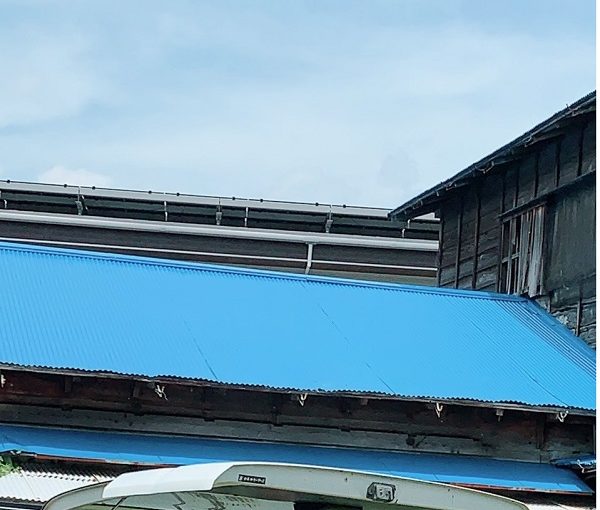 長野県須坂市　屋根塗装　折板屋根　下地処理　日本ペイント パーフェクトトップ ラジカル制御式