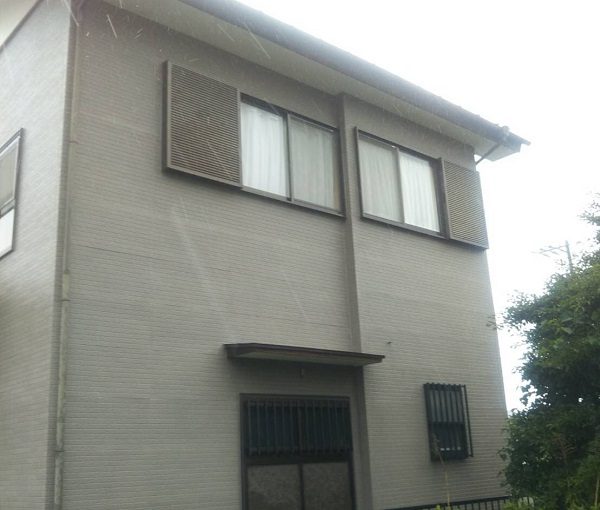 長野県上田市　外壁塗装　現場調査　シーリングの劣化　剥離現象