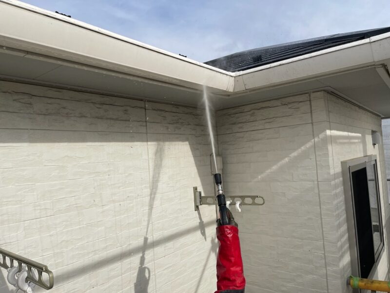 長野県茅野市　M様邸　屋根・外壁塗装工事　雨樋と屋外階段の洗浄