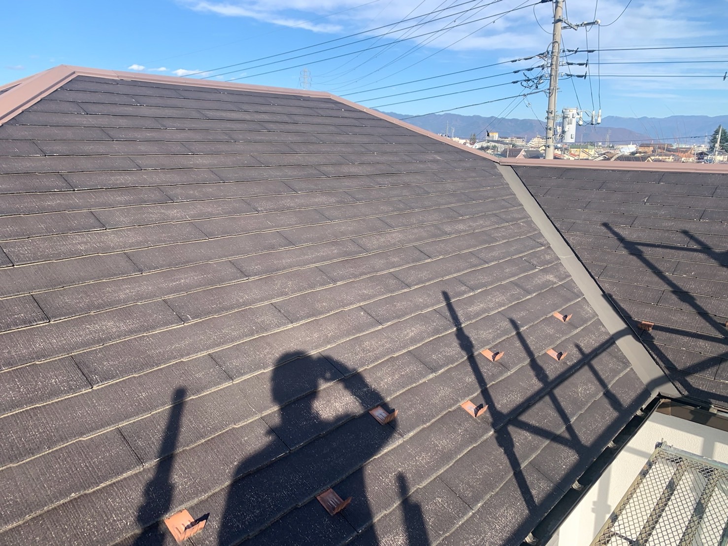 屋根が劣化すると現れる症状。劣化を放置するリスクについて