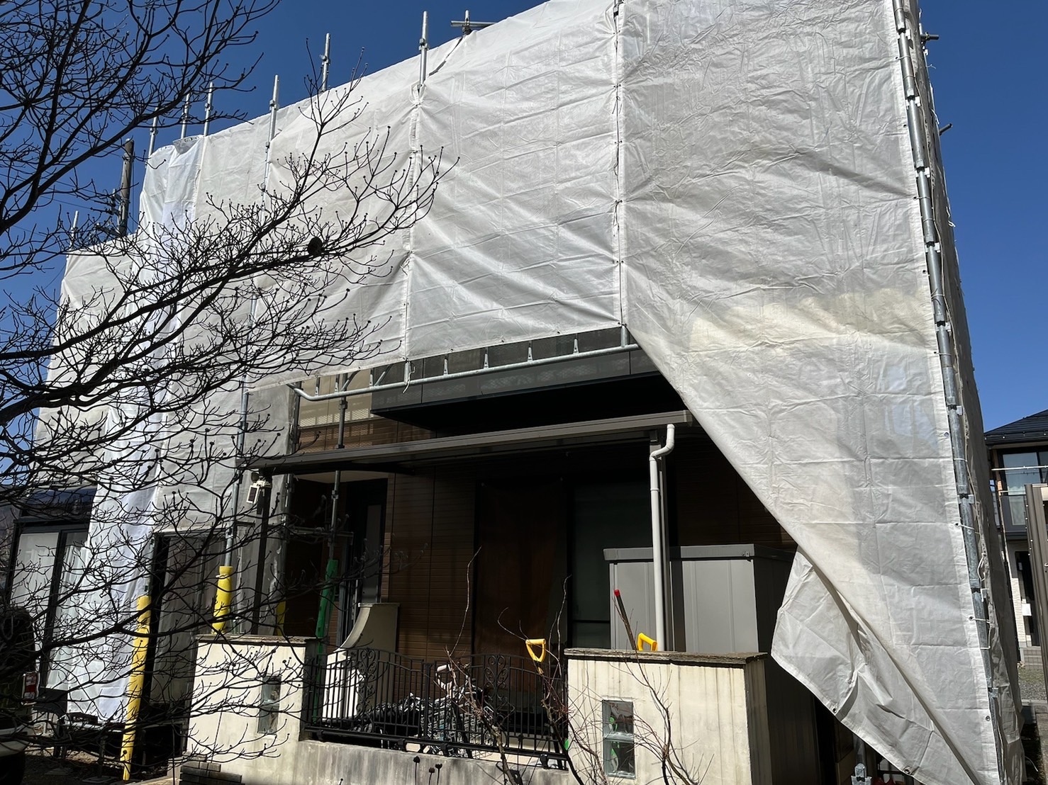 長野県諏訪市　M様邸　屋根・外壁塗装工事　塗装工事を行うときは足場を効率良く使いましょう！