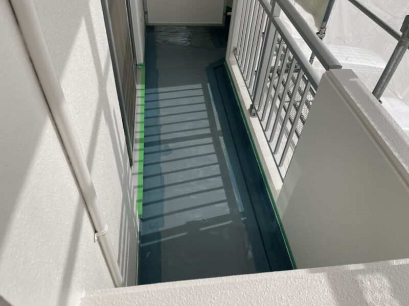 長野県松本市　アパート屋根塗装・外壁塗装工事　ベランダ防水の劣化を放置するのは危険！