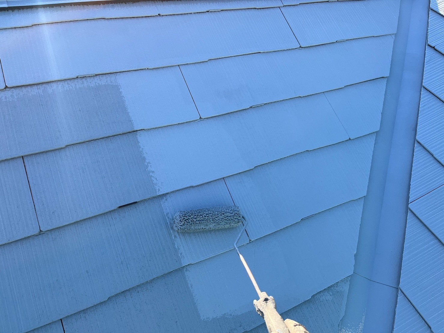 屋根塗装の「縁切り」とはどんな工程？
