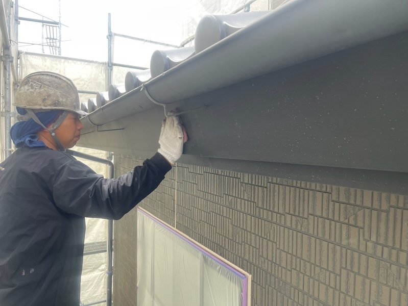 破風板の下地処理 ケレン作業を行いました｜長野県岡谷市
