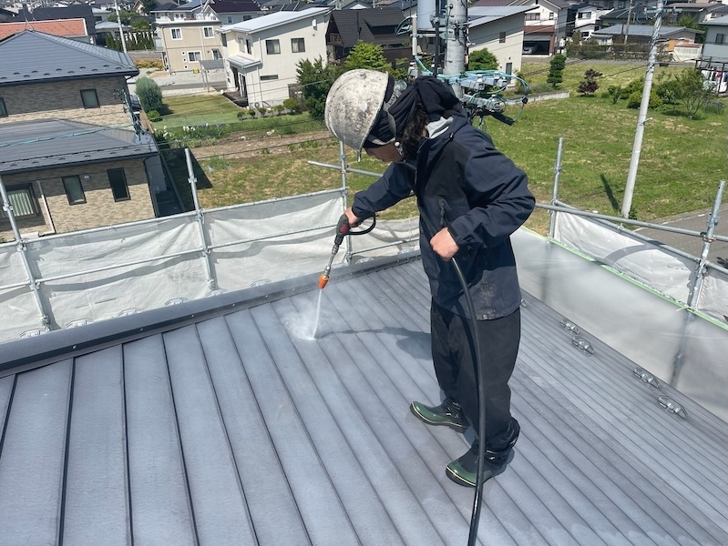 雨樋の清掃も定期的におすすめします！長野県松本市