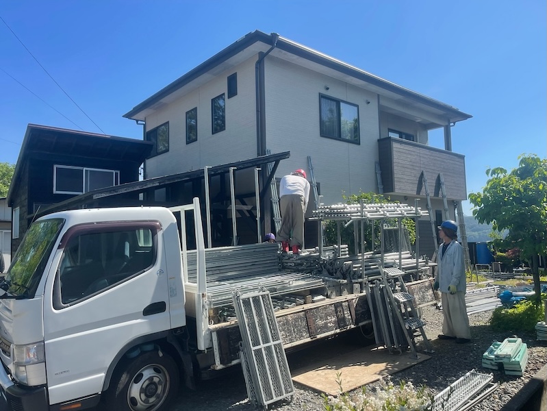 長野県上伊那郡辰野町|塗装工事では足場の設置が必須!