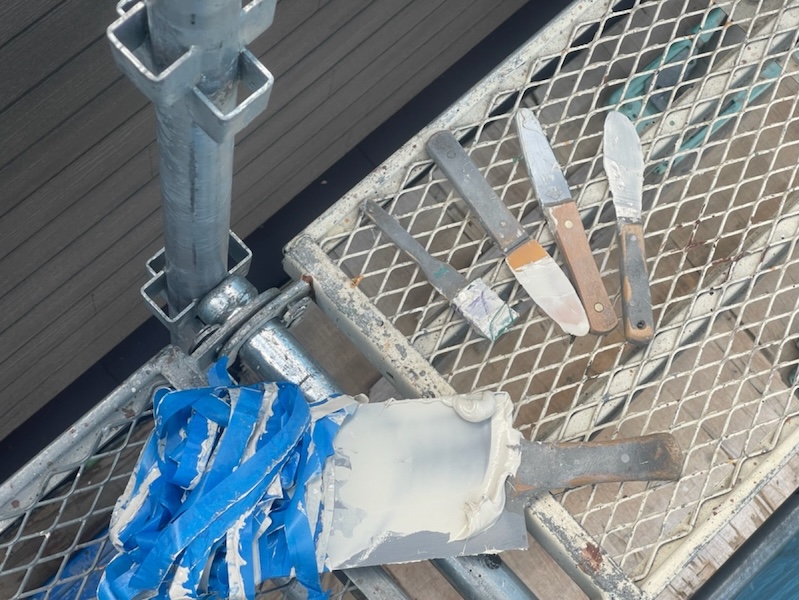 軒天井と外壁の取り合い部 シーリング工事をレポート!|長野県上伊那郡辰野町