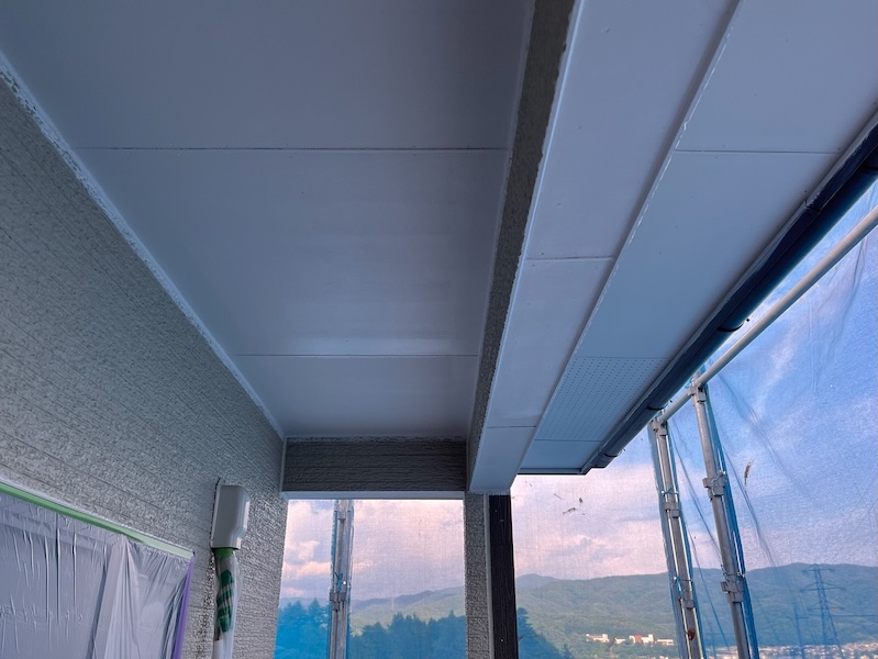 軒天井をマルチエースⅡ-Yで塗装しました｜長野県上伊那郡辰野町
