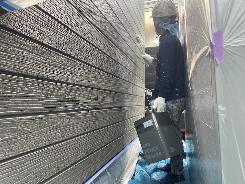 長野県上伊那郡辰野町｜外壁塗装の下塗り エポパワーシーラーを塗りました