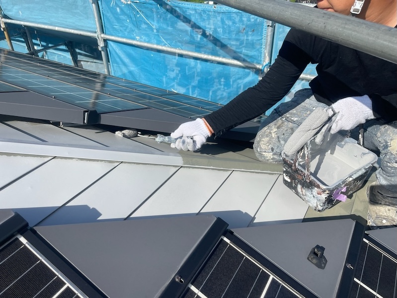 屋根の遮熱塗装、下塗り剤にも遮熱性を備えています！｜長野県上伊那郡辰野町