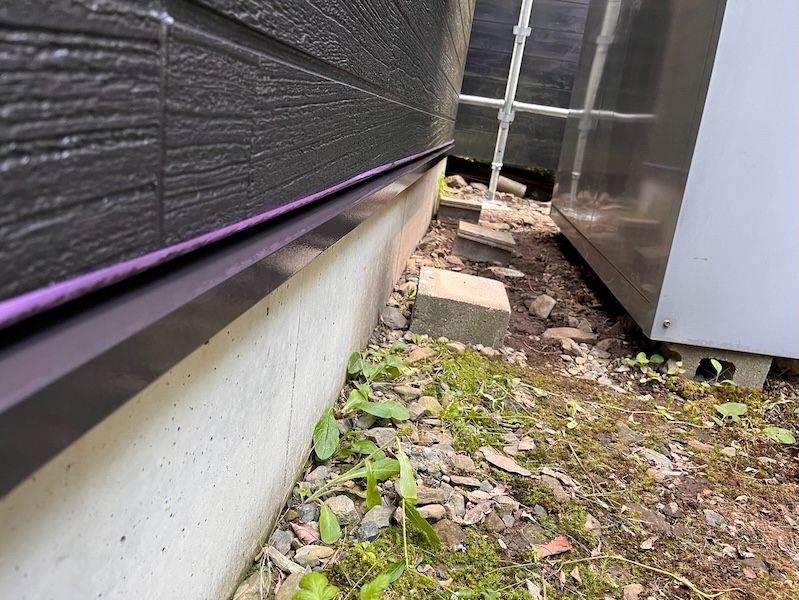 長野県上伊那郡辰野町｜外壁はツートンカラーで塗装しました！付帯部の水切りも塗装