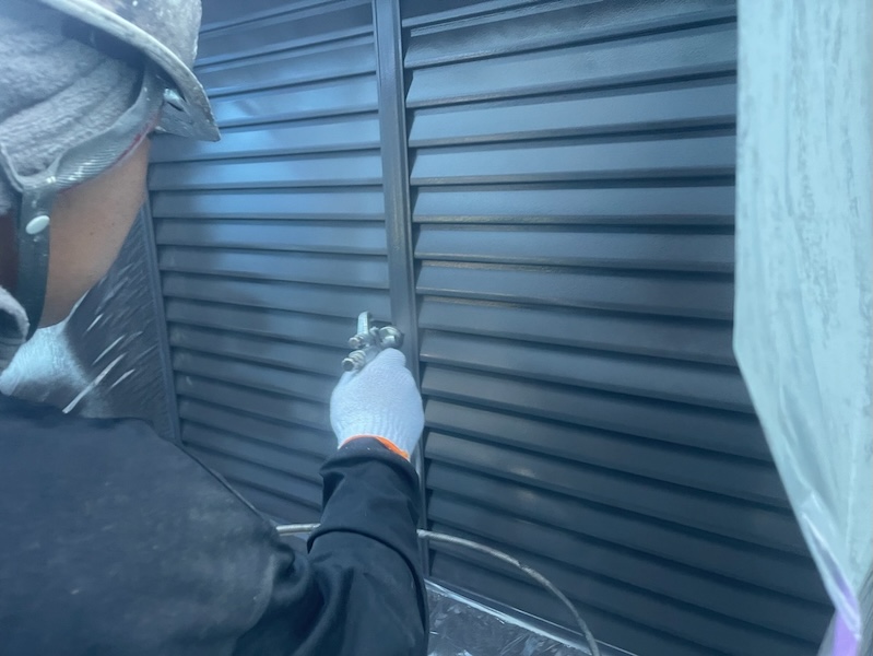 雨戸は吹き付け塗装で仕上げました!|長野県松本市