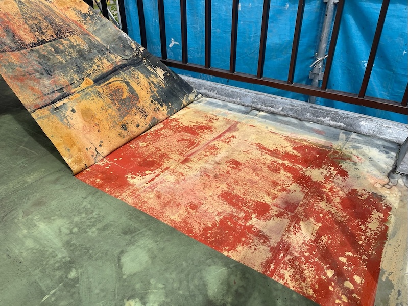 バルコニー防水工事 既存シート防水の撤去作業をレポート!|長野県松本市