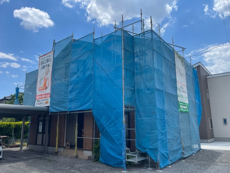 I様より外壁塗装工事のご依頼をいただきました!劣化調査と足場の組み立て設置までをご紹介!|長野県松本市