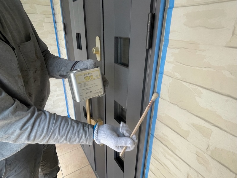 窓まわりのコーキング増し打ちと取り合い部のコーキング打ちを行いました!|長野県松本市