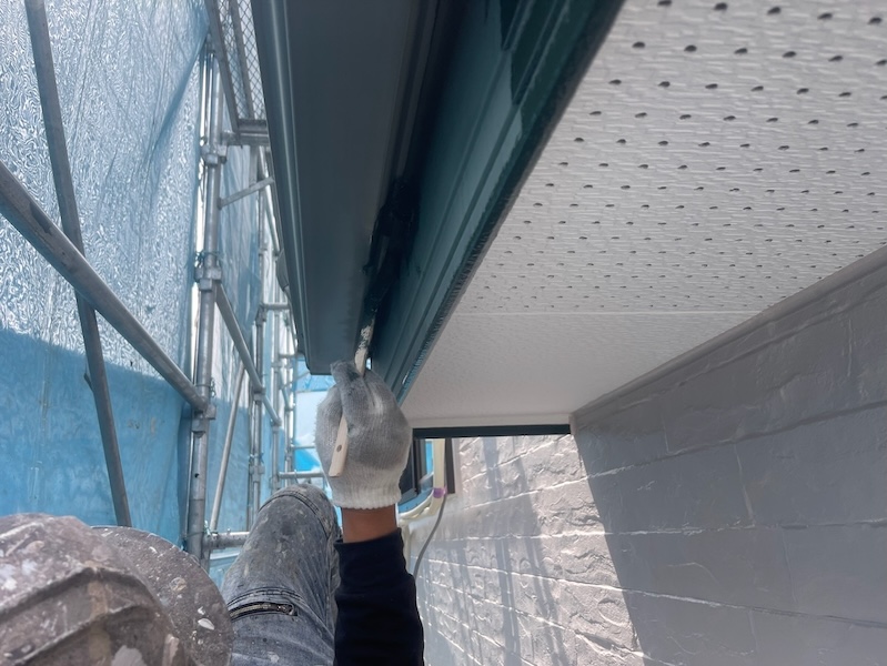 破風板・鼻隠し・雨樋を塗装しました!風雨にさらされる部位の注意点|長野県松本市