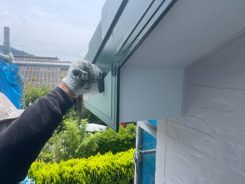 破風板・鼻隠し・雨樋を塗装しました!風雨にさらされる部位の注意点|長野県松本市