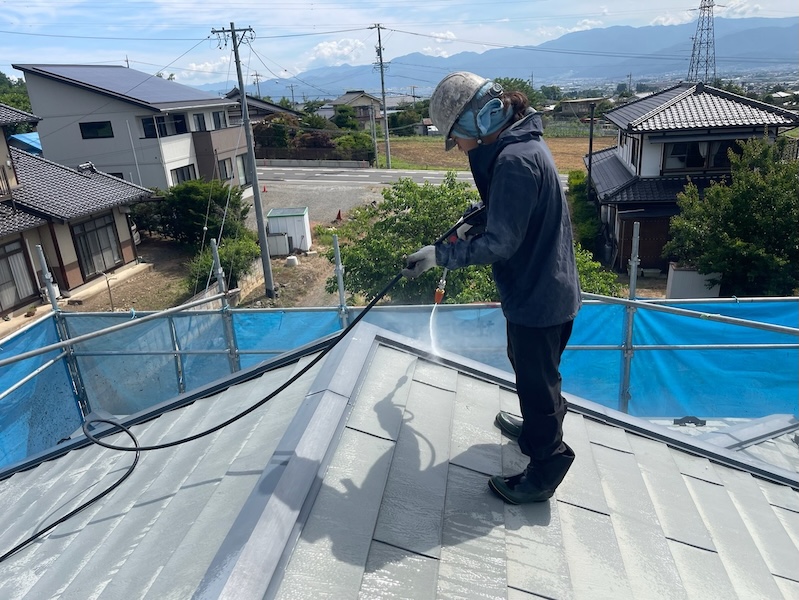 長野県東筑摩郡|仮設足場組み立て設置と高圧洗浄作業の実施をレポート