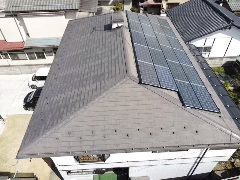 屋根塗装はいつすれば最適?タイミングを知るポイントを解説