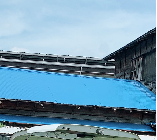 長野県須坂市　屋根塗装　折板屋根　下地処理　日本ペイント パーフェクトトップ ラジカル制御式