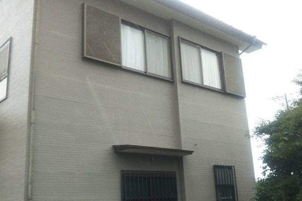 長野県上田市　外壁塗装　現場調査　シーリングの劣化　剥離現象