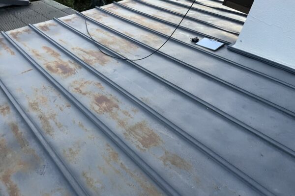 長野県松本市　H様邸　瓦棒屋根の施工前　金属屋根は錆が出る前に塗装を！