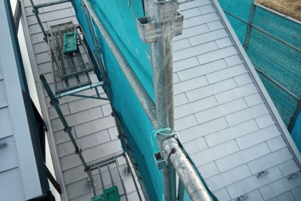長野県松本市　H様邸　屋根の下塗り　痛みや汚れが出やすい屋根は下地処理や下塗りが大事！