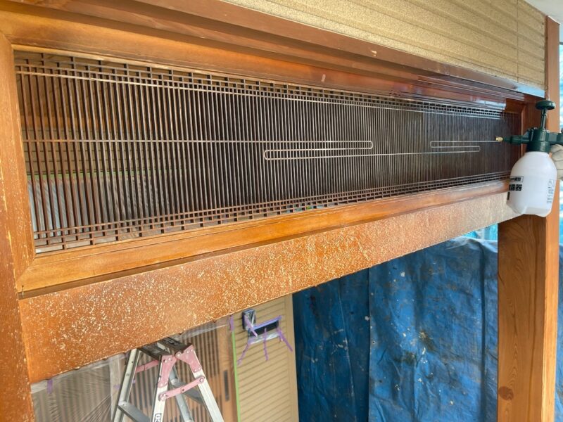 長野県松本市　H様邸　外壁塗装工事　木部のあく洗い　汚れ落とし