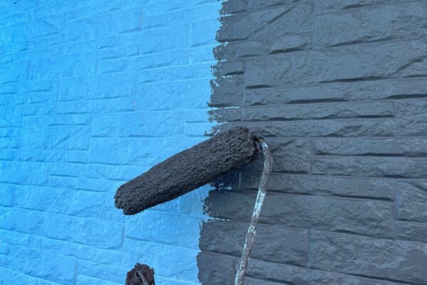 長野県諏訪市　外壁・屋根塗装工事　外壁の下塗り～中塗り～上塗り