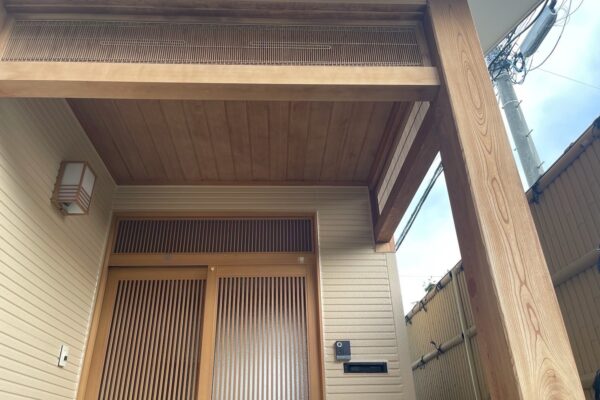長野県松本市　H様邸　外壁塗装工事　木部のシミや汚れが気になったら「あく洗い」がおすすめ！