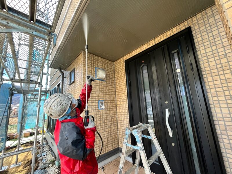 長野県諏訪市　N様邸　屋根・外壁塗装工事　高圧洗浄とはどんな作業でどんな目的があるかを解説します！