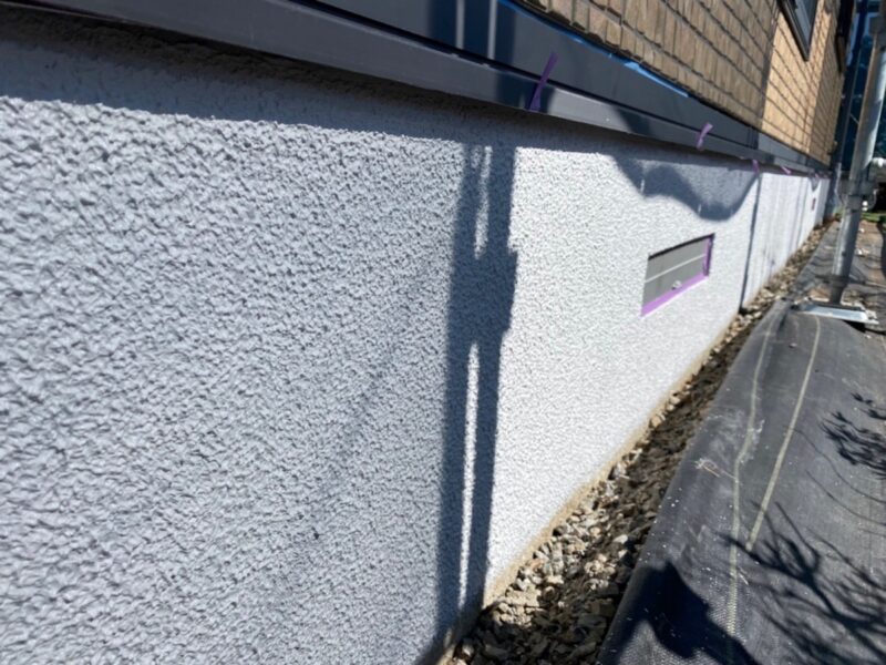 長野県諏訪市　N様邸　屋根・外壁塗装工事　付帯部　上げ裏と基礎の塗装
