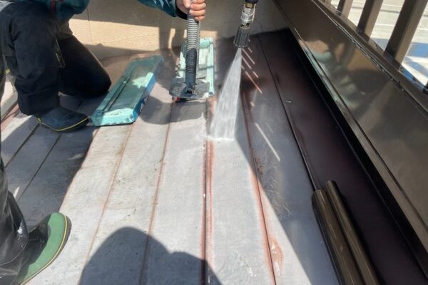 長野県塩尻市　T様邸　屋根塗装・外壁塗装工事　屋根の高圧洗浄