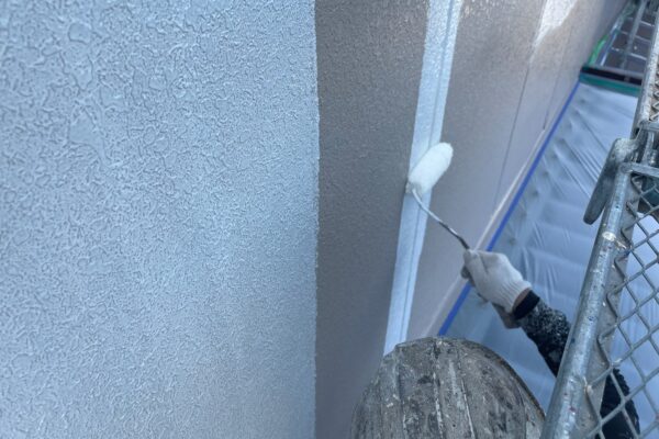 長野県塩尻市　T様邸　屋根塗装・外壁塗装工事　塗装前の養生と外壁の下塗り ダメ込み
