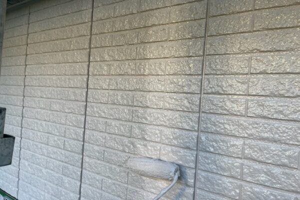 長野県松本市　K様邸　外壁塗装工事　外壁塗装の上塗り工程