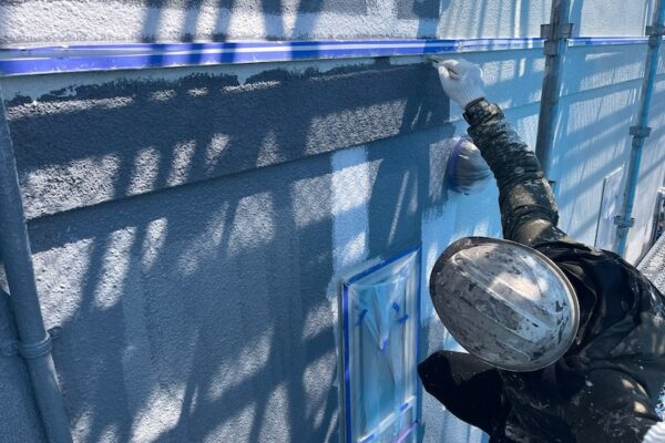 長野県松本市　K様邸　屋根塗装・外壁塗装工事　外壁のダメ込み作業