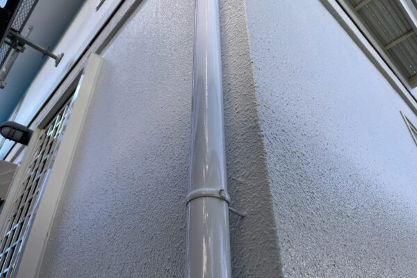 長野県松本市　K様邸　外壁塗装工事　縦樋の塗装