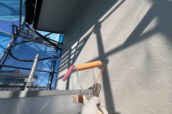 長野県松本市　S様邸　屋根・外壁塗装工事　外壁の下塗り〜ダメ込み