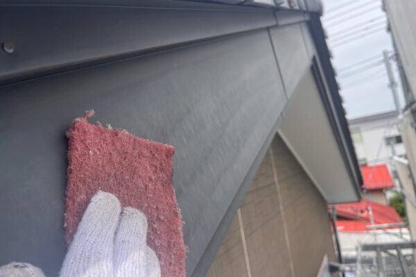 破風板の下地処理 ケレン作業を行いました｜長野県岡谷市