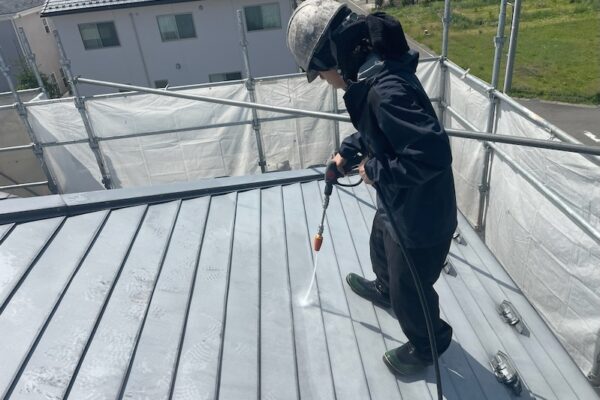 雨樋の清掃も定期的におすすめします！長野県松本市