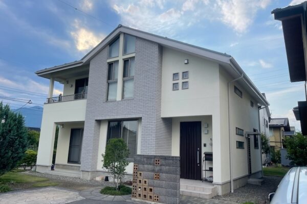 長野県松本市 Y様邸 屋根塗装・外壁塗装工事「汚れが気になっていましたが、それに合う塗料を勧めてくれました」