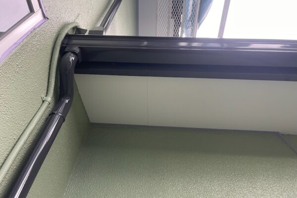 長野県松本市|軒天井と破風板を塗装しました!