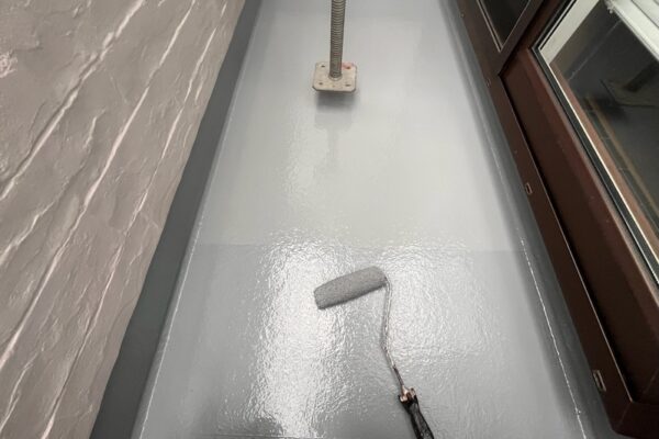 住宅のベランダに多く採用されているFRP防水のメンテナンス方法とタイミング