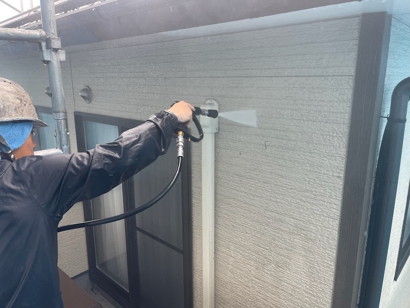 塗装前の高圧洗浄作業。洗浄中の注意点について｜長野県上伊那郡辰野町