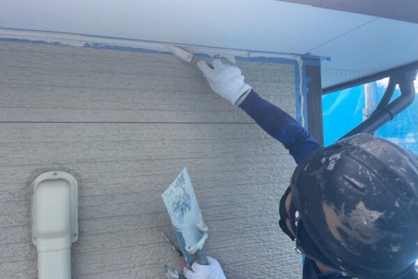 軒天井と外壁の取り合い部 シーリング工事をレポート！｜長野県上伊那郡辰野町