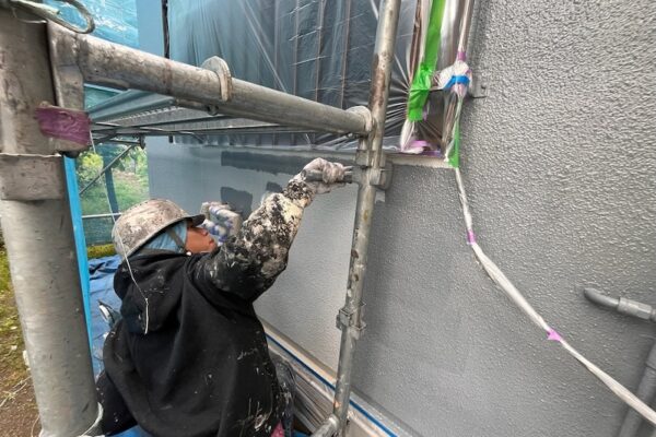 外壁・軒裏・軒先の中塗り工程をレポート！｜長野県松本市