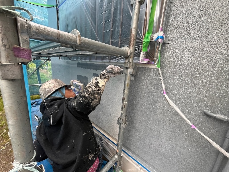 外壁・軒裏・軒先の中塗り工程をレポート！｜長野県松本市