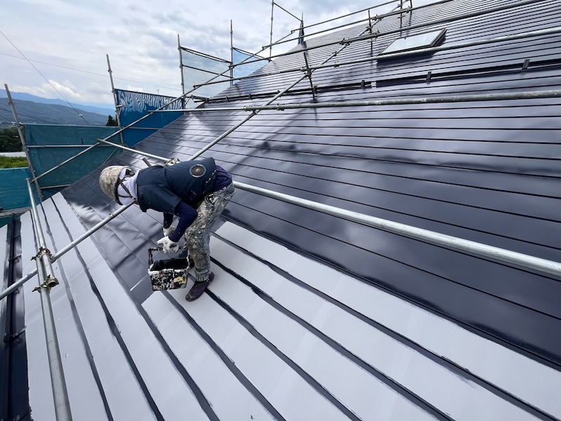 屋根メンテナンスのポイント｜塗装・葺き替え・カバー工法の違いと最適なタイミングを解説