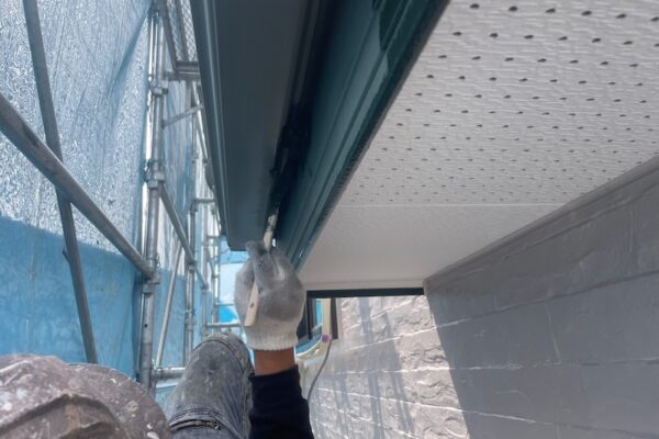 破風板・鼻隠し・雨樋を塗装しました！風雨にさらされる部位の注意点｜長野県松本市