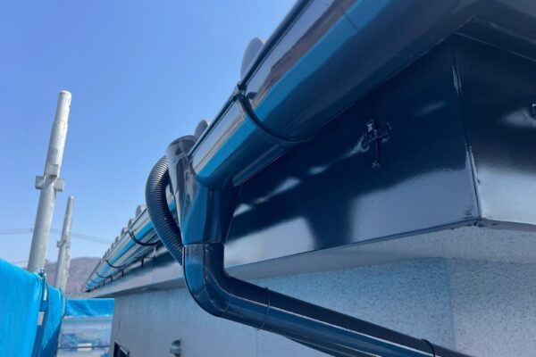 雨樋とはどんな設備？役割とメンテナンスを解説します！